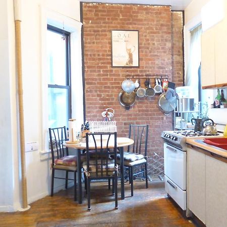 East Village Homestay New York Bagian luar foto