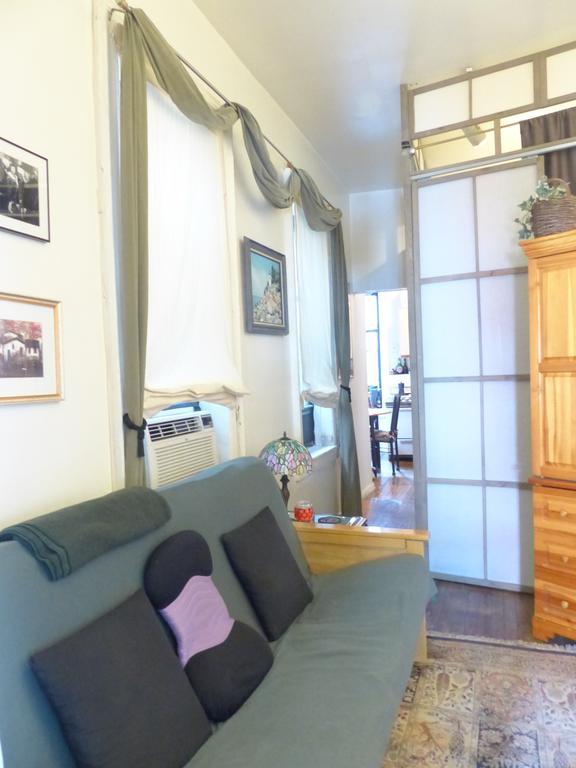 East Village Homestay New York Bagian luar foto