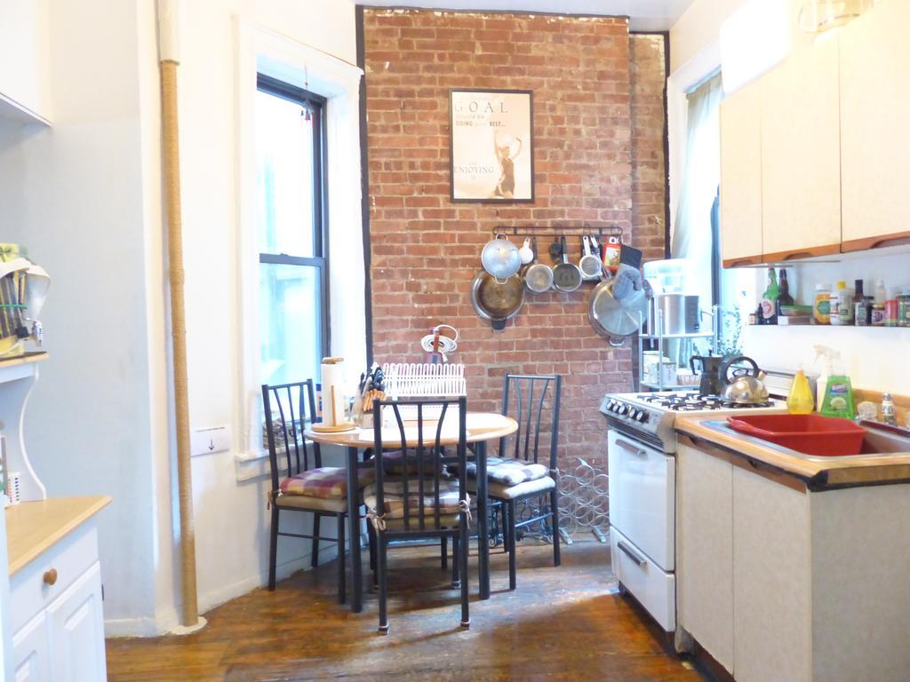 East Village Homestay New York Bagian luar foto